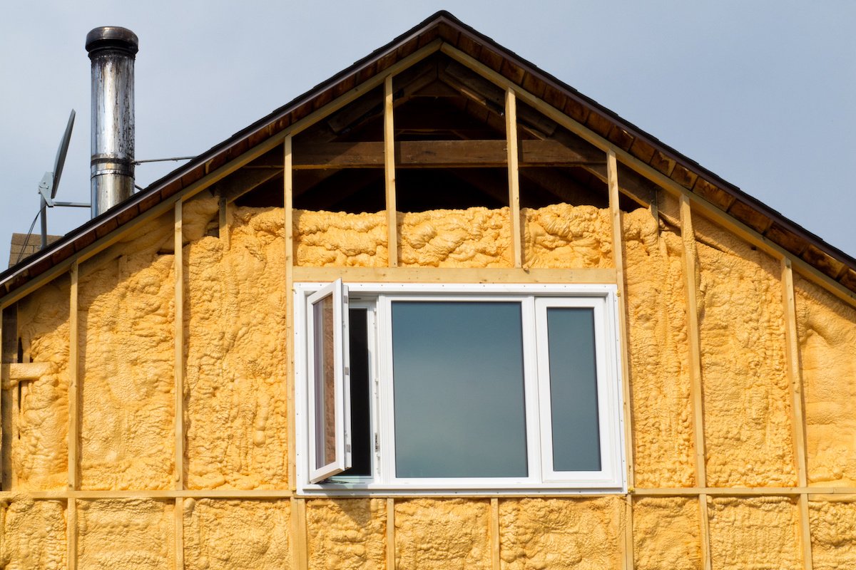 Spray Foam Insulation Conserves Energy